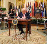 Trump signs order to dismantle  US Department of Education